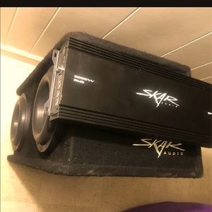 Dual 8” Skar Subwoofers, 2000W Amp.